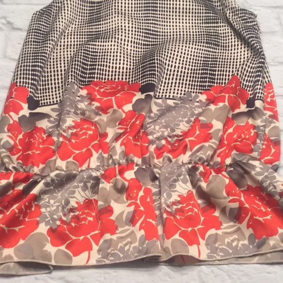 The Limited Ladies sleeveless 👚 - Picture 6 of 8